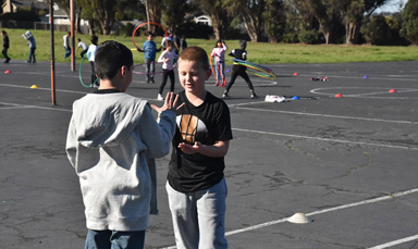 kids playing roshambo