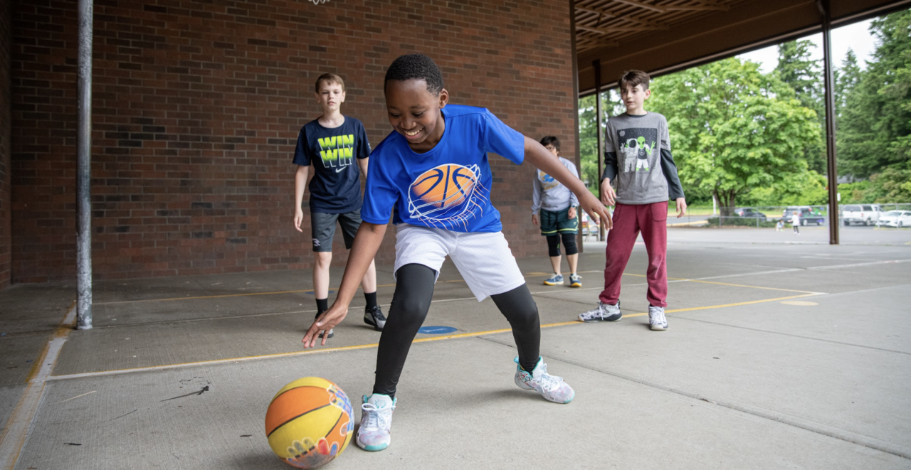 kids playing basketball
