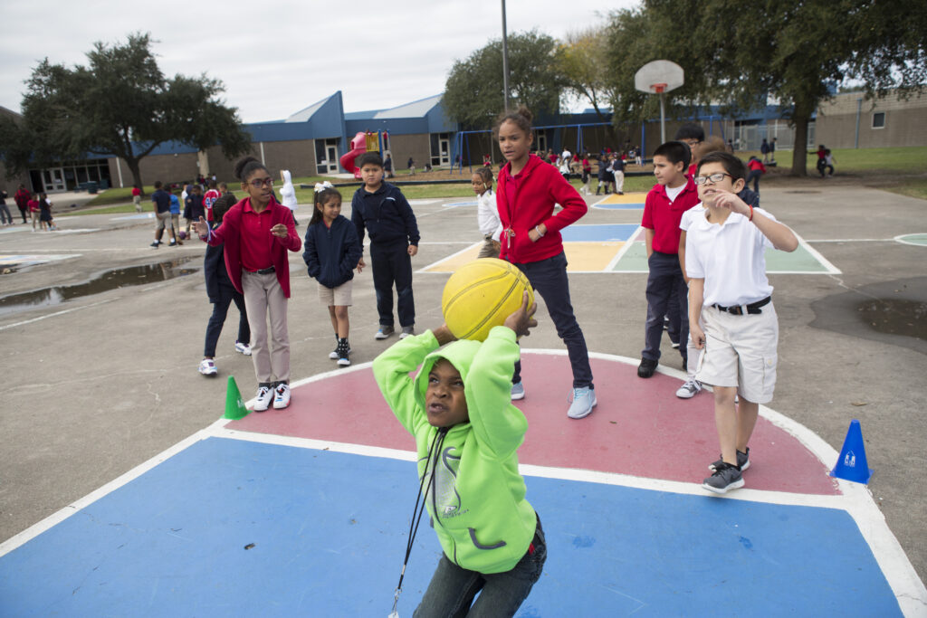 kids playing basketball